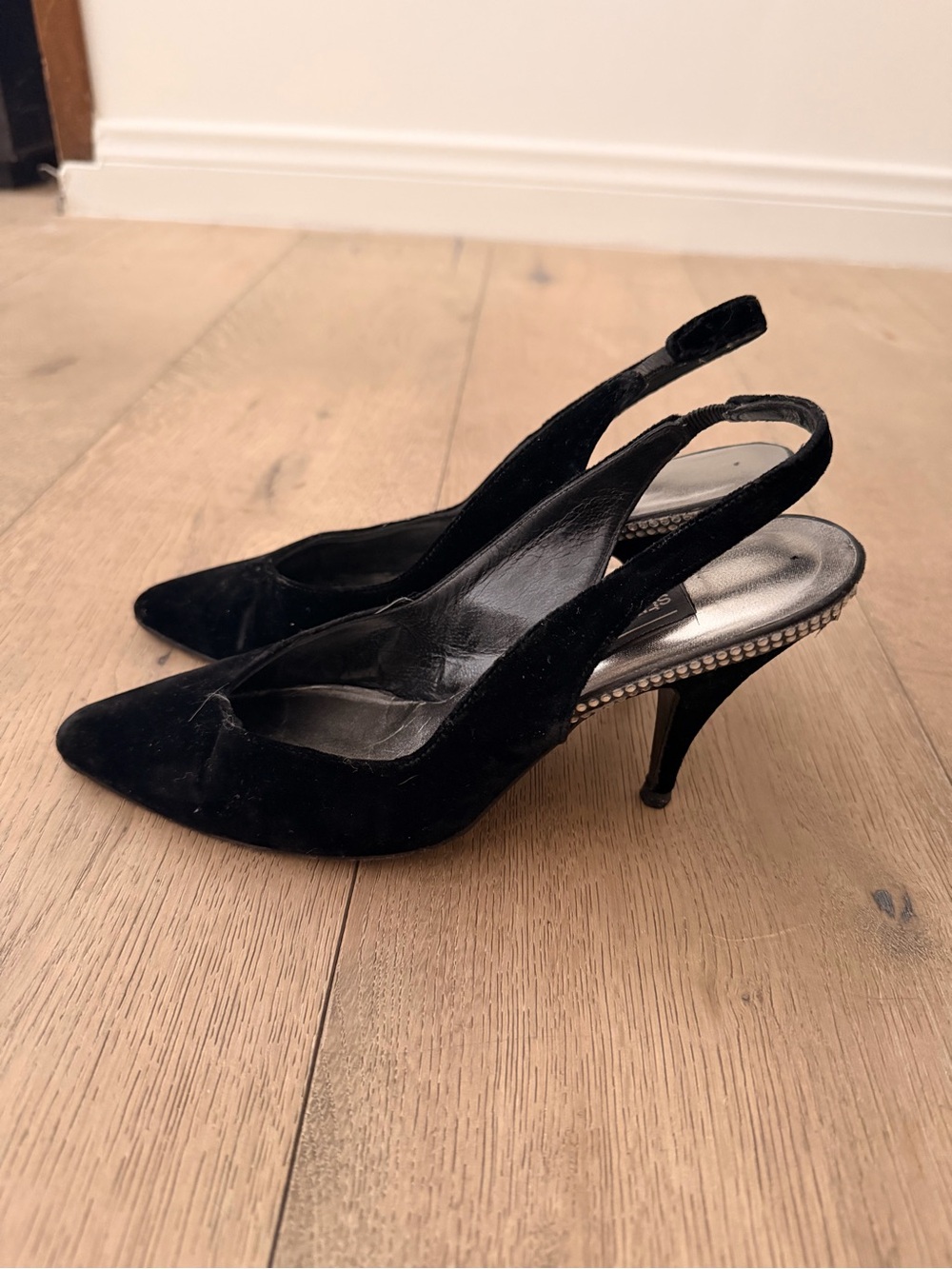 Vintage Stuart Whitman Velvet Black Slingback Pointed-Toe Heels
